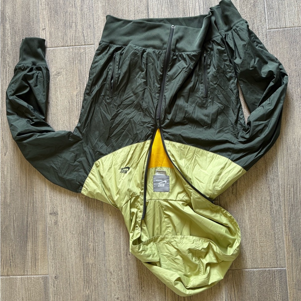 Nike juniors Olive and Yellow windbreaker